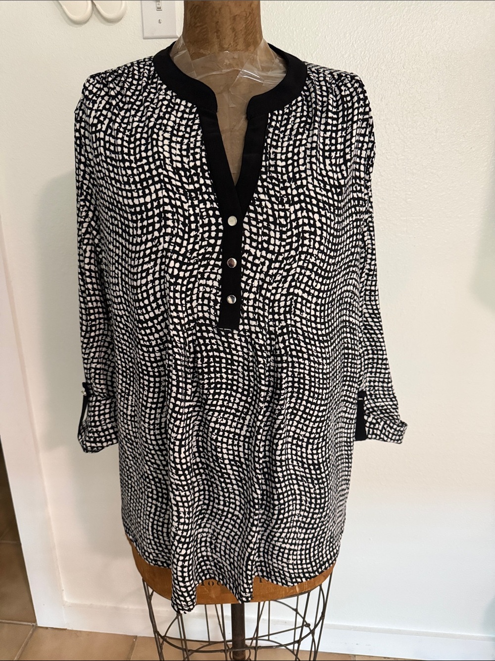 Ava & Grace Black and White Printed Tunic Top Size 2X